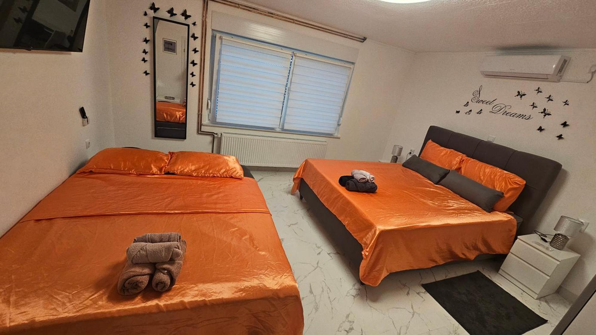 Appartement Ena1 & Ena2 -Big Free Parking à Karlovac Extérieur photo