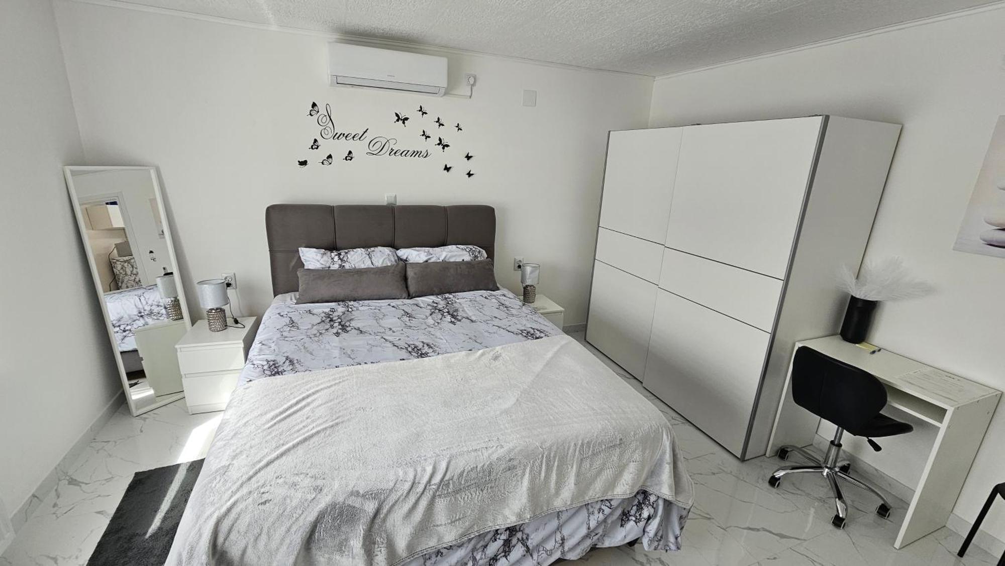Appartement Ena1 & Ena2 -Big Free Parking à Karlovac Extérieur photo