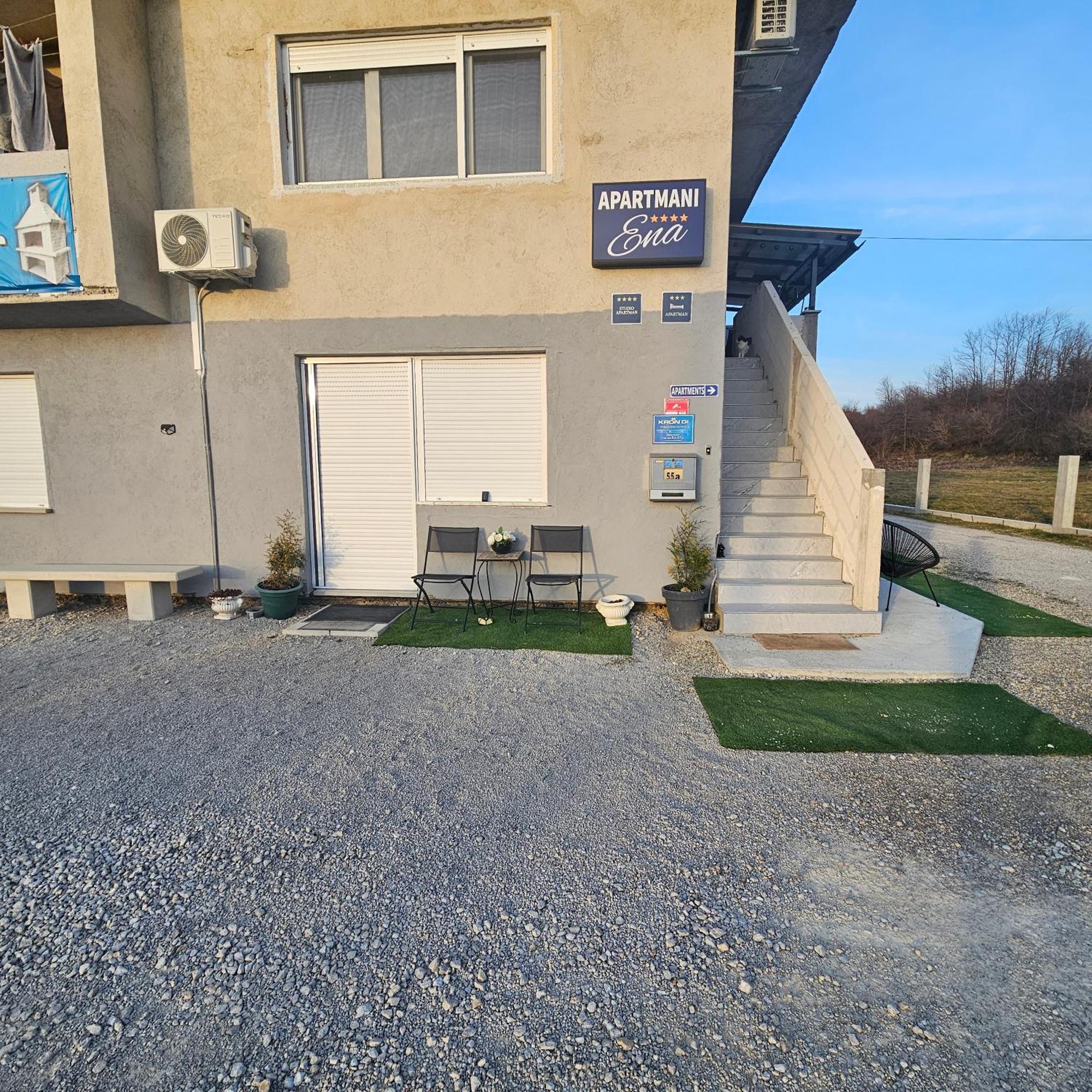 Appartement Ena1 & Ena2 -Big Free Parking à Karlovac Extérieur photo